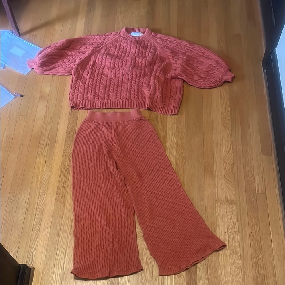m/l cotton mr mittens set - priced to move